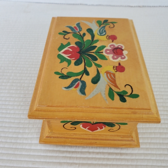 Chodovia Domazlice Czech Hand Painted Folk Wooden Trinket Box Jewelry Hinged Lid - Picture 4 of 7